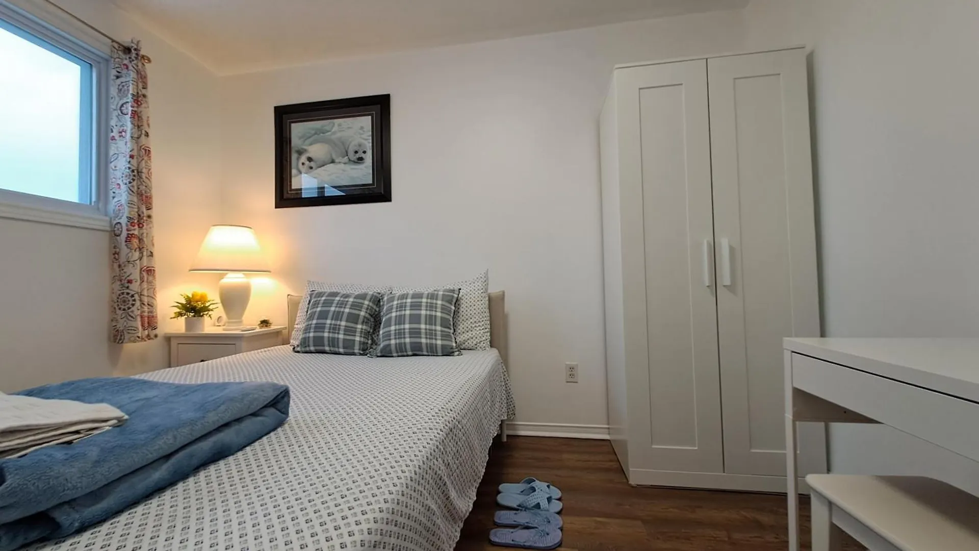 Lala-Near Pearson Airport-Mall-Free Parking Mississauga