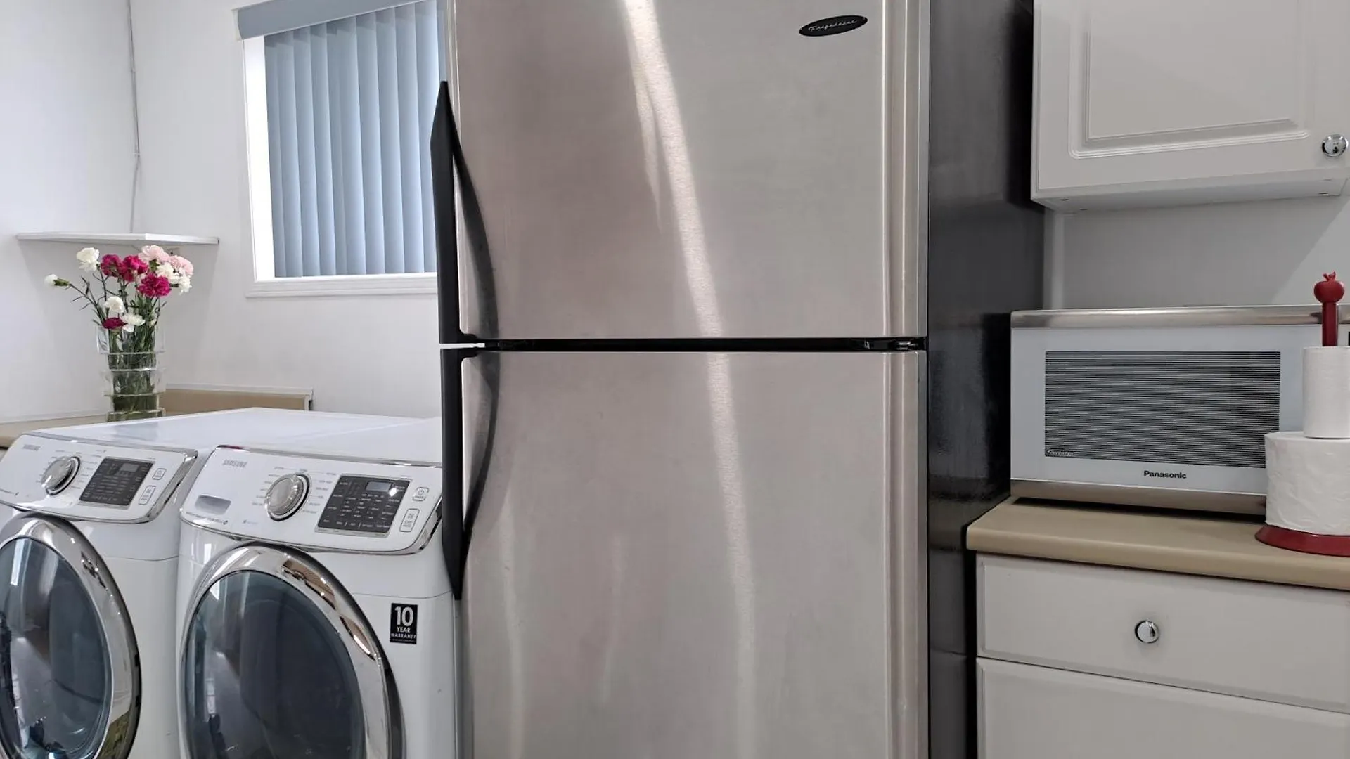Lala-Near Pearson Airport-Mall-Free Parking ميسيسوجا كندا